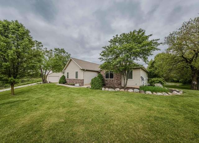 Property at 2210 Lindsey Rd, Jackson, MI 49201, 3 beds, 2.5 baths