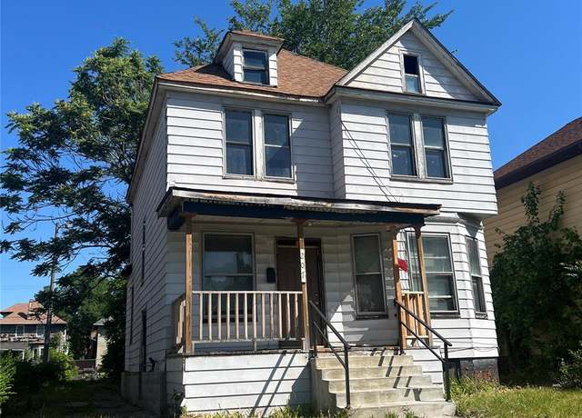 Property at 207 Connecticut St, Highland Park, MI 48203, 3 beds, 1 bath