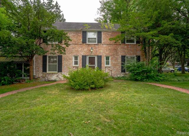 Property at 26120 Hendrie Blvd, Huntington Woods, MI 48070, 3 beds, 2.5 baths