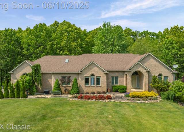Property at 946 Adams Rd, Milford, MI 48381, 4 beds, 4.5 baths