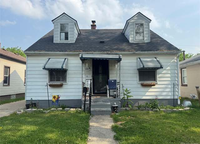 Property at 14251 Hobart Ave, Warren, MI 48089, 4 beds, 1 bath