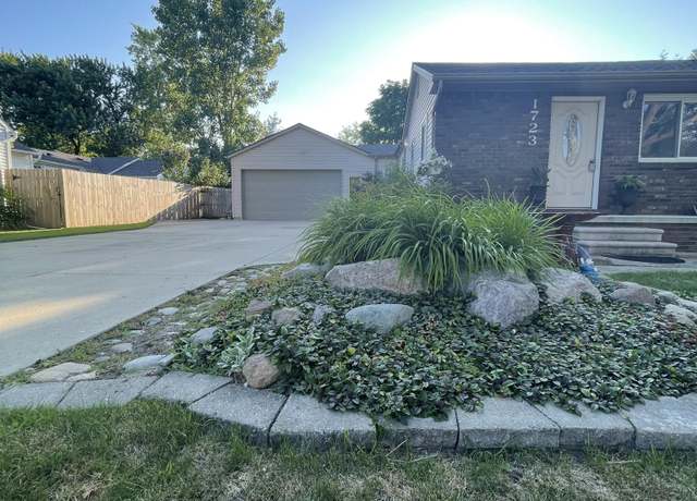 Property at 1723 Kirkton Dr. Dr, Troy, MI 48083, 4 beds, 3 baths