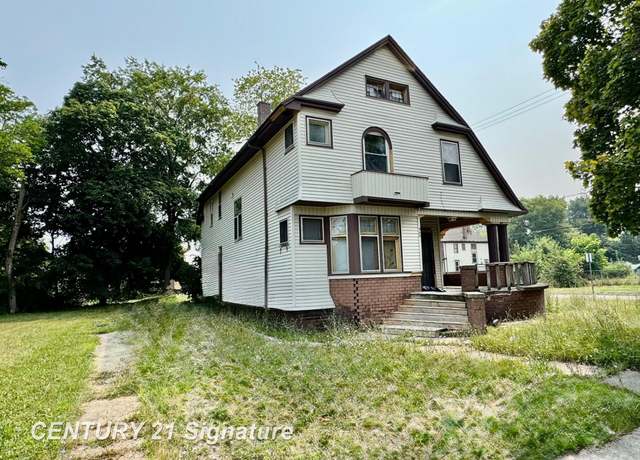 Property at 550 S Weadock Rd, Saginaw, MI 48607, 5 beds, 2.5 baths