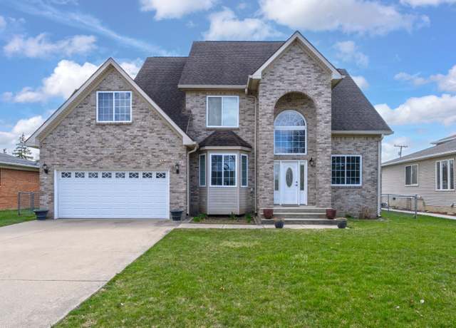 Property at 2094 Oakcrest Rd, Sterling Heights, MI 48310, 3 beds, 2.5 baths
