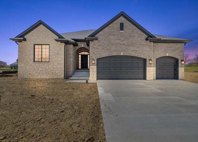 Property at 720 Marlayna Dr, Oxford, MI 48371, 3 beds, 2.5 baths