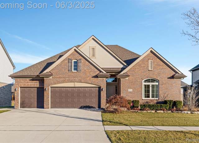 Property at 49754 Monarch Dr, Macomb, MI 48044, 4 beds, 3.5 baths