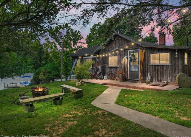 Property at 9233 Evee Rd, Clarkston, MI 48348, 2 beds, 1 bath