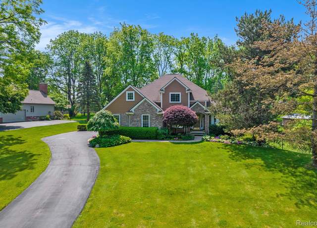 Property at 4118 Pinehurst Dr, Howell, MI 48843, 4 beds, 2.5 baths