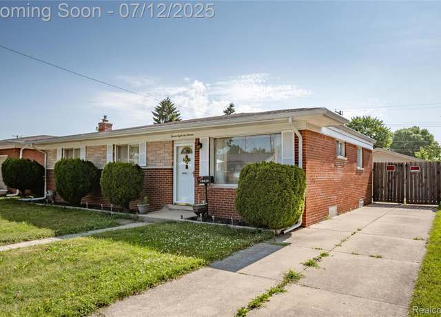 Property at 28616 Newport Dr, Warren, MI 48088, 4 beds, 2.5 baths