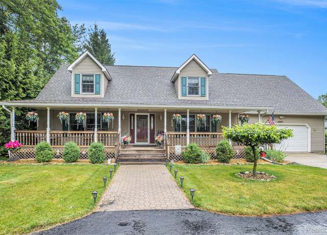 Property at 3597 N Shimmons Cir, Auburn Hills, MI 48326, 5 beds, 3.5 baths