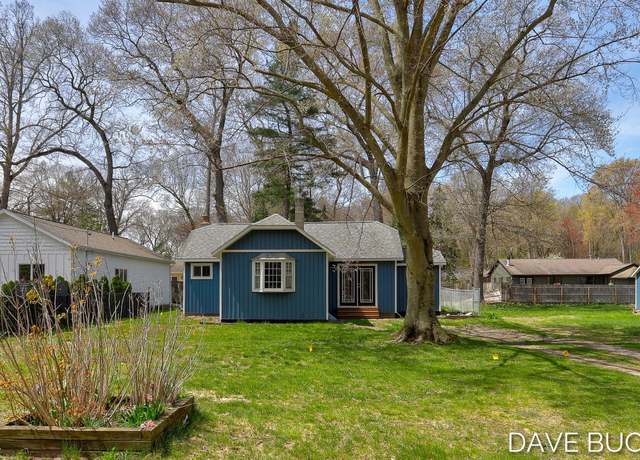 Property at 15242 152nd Ave, Spring Lake, MI 49456, 3 beds, 1 bath