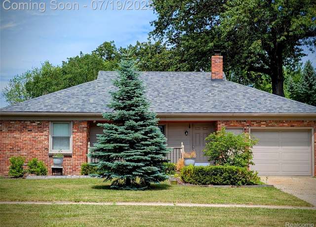 Property at 1221 Center Ave, Marine City, MI 48060, 3 beds, 3 baths