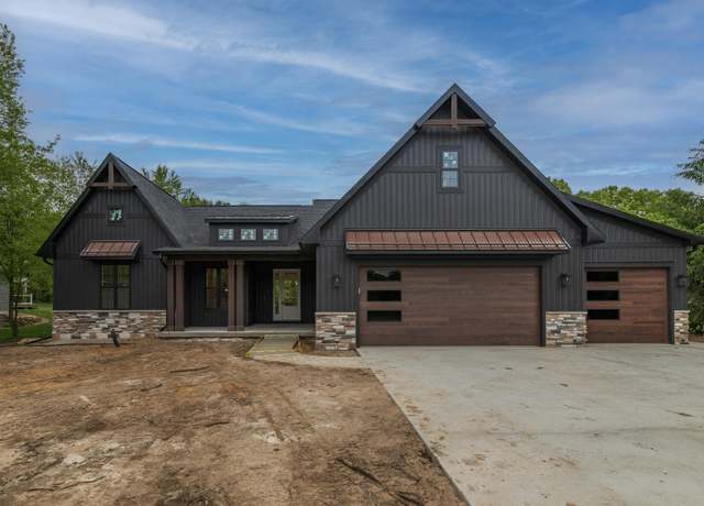 Property at 9898 Windflower Ln, Portage, MI 49024, 3 beds, 2.5 baths