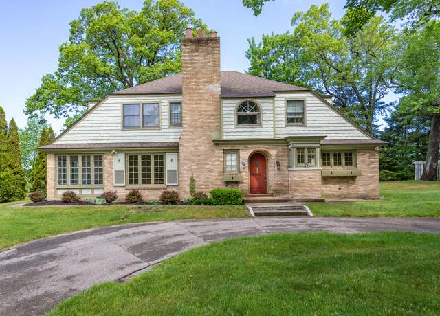 Property at 18957 N Fruitport Rd, Spring Lake, MI 49456, 5 beds, 2.5 baths