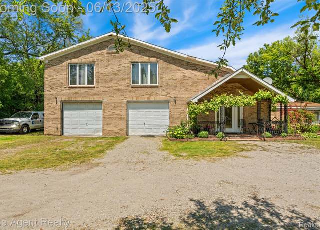 Property at 1918 Muer Dr, Troy, MI 48084, 4 beds, 2.5 baths