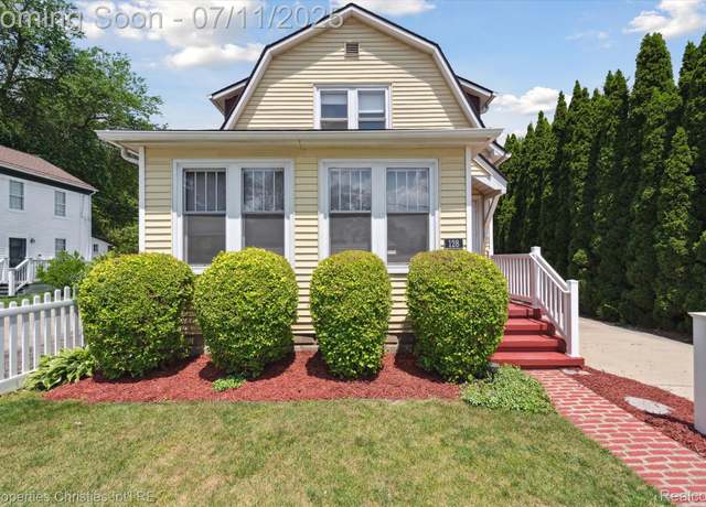 Property at 128 Church St, Romeo, MI 48065, 3 beds, 1.5 baths