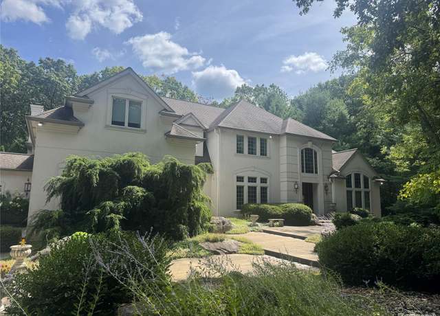 Property at 12240 Woodline Dr, Fenton, MI 48430, 5 beds, 5 baths