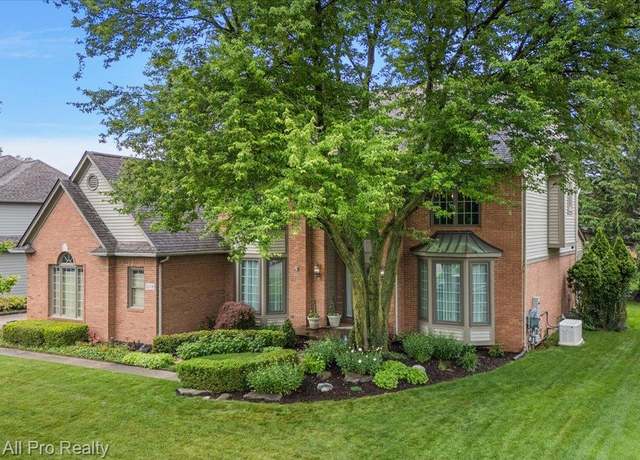 Property at 2116 Mapleridge Rd, Rochester Hills, MI 48309, 4 beds, 4.5 baths