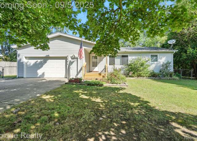Property at 1133 E Schumacher St, Burton, MI 48529, 3 beds, 1 bath