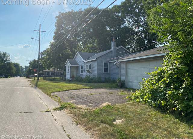 Property at 18404 Deering St, Livonia, MI 48152, 3 beds, 1 bath