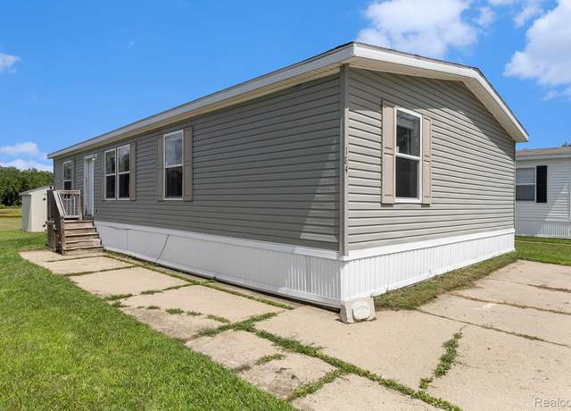 Property at 184 Pheasant Ct, Grand Blanc, MI 48439, 3 beds, 2 baths