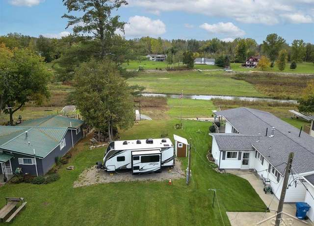 Property at 817 Quillette St, Beaverton, MI 48612