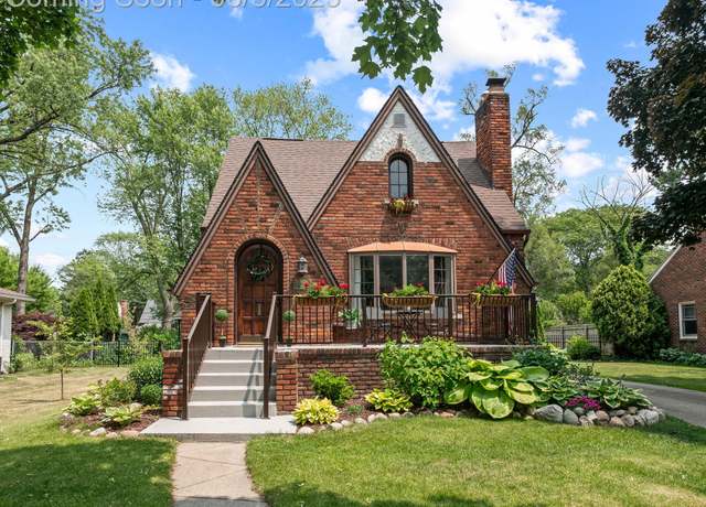 Property at 11026 Ingram St, Livonia, MI 48150, 3 beds, 2 baths