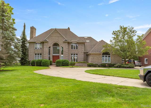 Property at 26143 E River Rd, Grosse Ile Township, MI 48138, 6 beds, 5 baths