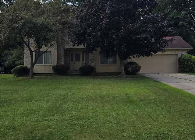 Property at 25101 Lindenwood Lane St, Southfield, MI 48033, 3 beds, 2.5 baths