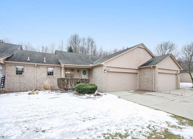 Property at 23572 Suttons Bay Dr, Clinton Twp, MI 48036, 2 beds, 1.5 baths