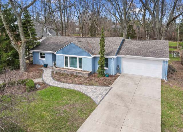 Property at 2905 W Hickory Grove Rd, Bloomfield Hills, MI 48302, 3 beds, 2 baths