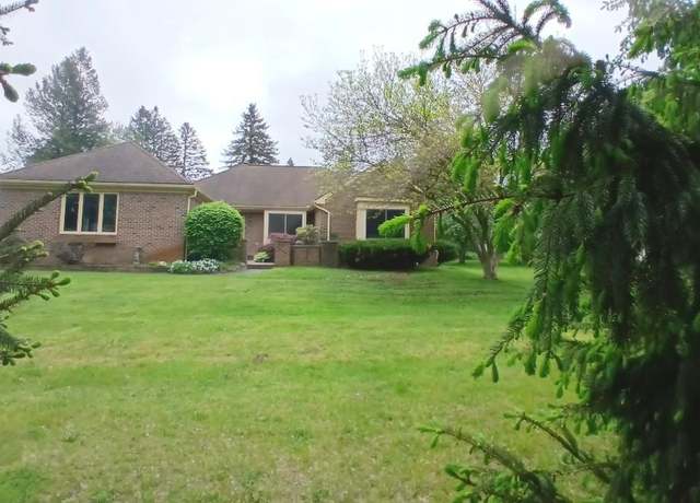 Property at 3531 E Commerce Rd, Commerce Twp, MI 48382, 3 beds, 2.5 baths