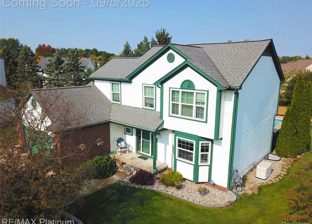 Property at 1827 Oak Squire Ct, Howell, MI 48855, 5 beds, 2.5 baths