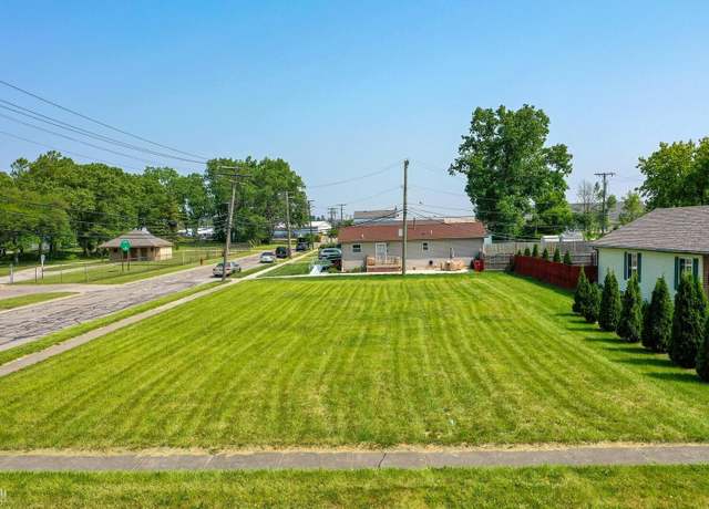 Property at 10 Oakdale St, Roseville, MI 48066