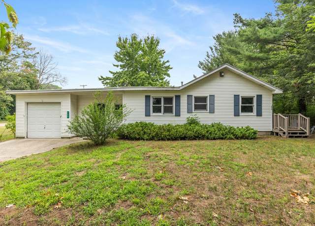 Property at 707 N Maple St, Saugatuck Township, MI 49453, 3 beds, 2 baths