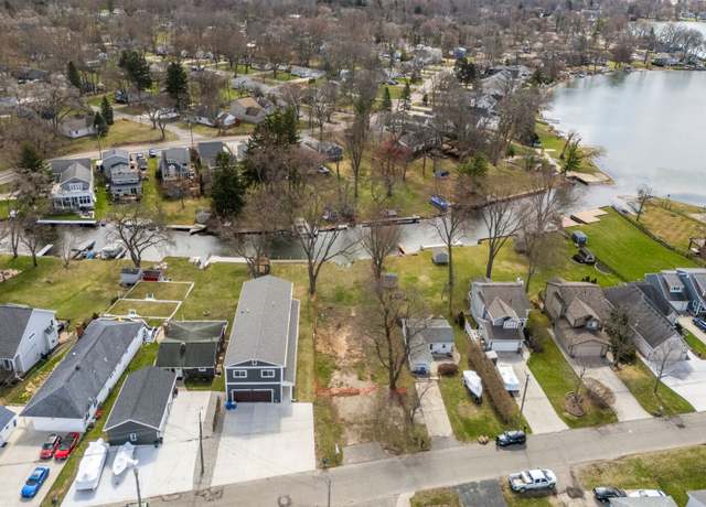 Property at 6625 Lanman Dr, Waterford, MI 48329, 1 bath