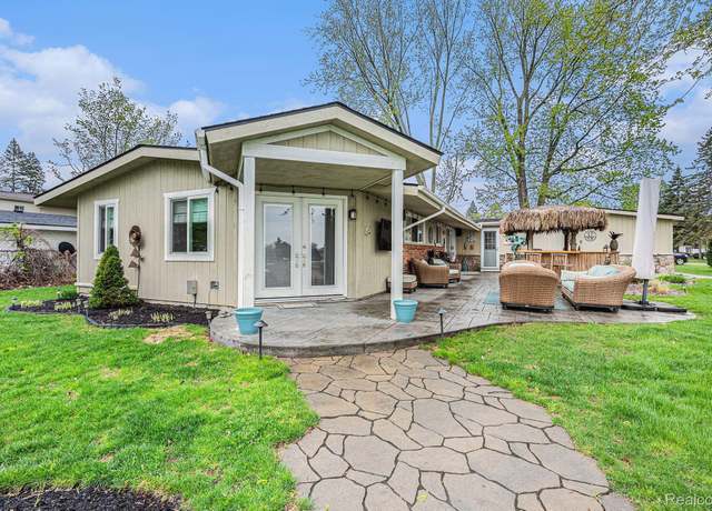 Property at 2159 Helmsford Dr, Wolverine Lake, MI 48390, 3 beds, 1.5 baths