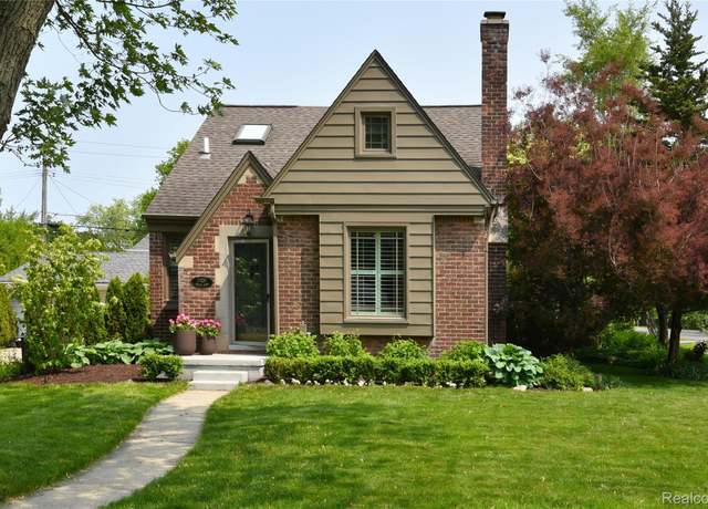 Property at 17820 Birwood Ave, Beverly Hills, MI 48025, 3 beds, 2 baths