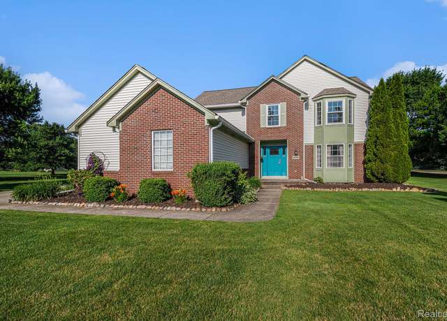 Property at 5270 Dillon Dr, White Lake, MI 48383, 4 beds, 2.5 baths