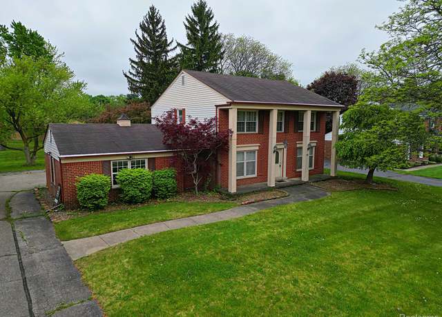 Property at 4003 Old Dominion Dr, West Bloomfield Charter Township, MI 48323, 4 beds, 2.5 baths