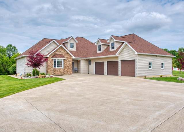 Property at 845 N Hintz Rd, Owosso, MI 48867, 3 beds, 3.5 baths