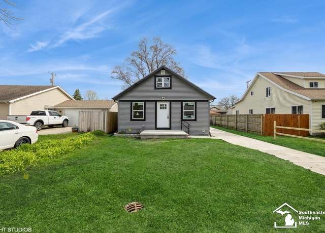 Property at 3131 Elmwood St, Monroe, MI 48162, 3 beds, 1 bath