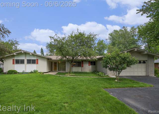 Property at 11641 Juniper Dr, Van Buren, MI 48111, 3 beds, 2.5 baths