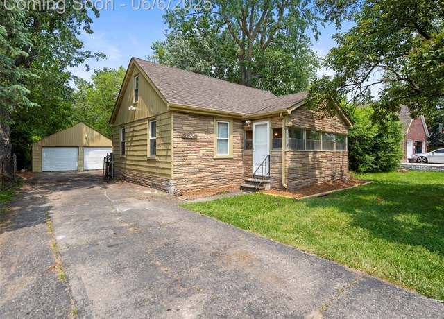 Property at 2755 Iowa Dr, Troy, MI 48083, 3 beds, 1.5 baths