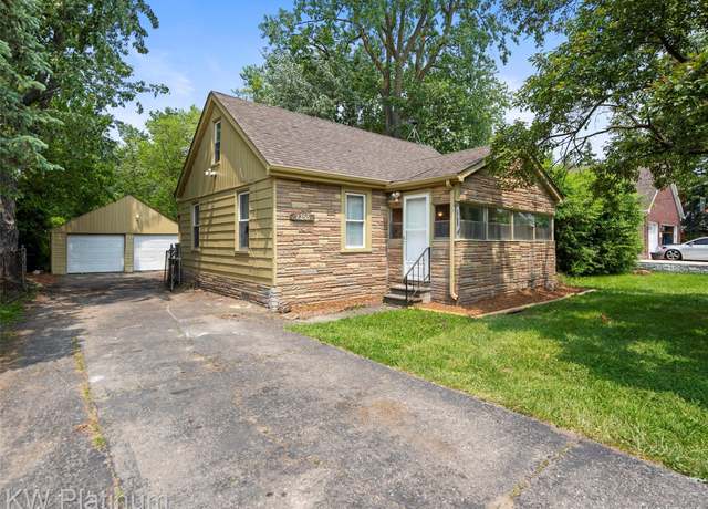 Property at 2755 Iowa Dr, Troy, MI 48083, 3 beds, 1.5 baths