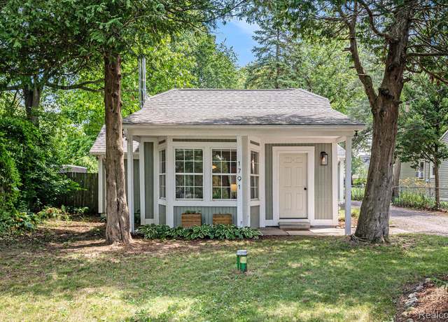 Property at 1791 Petrolia, West Bloomfield, MI 48324, 2 beds, 1 bath