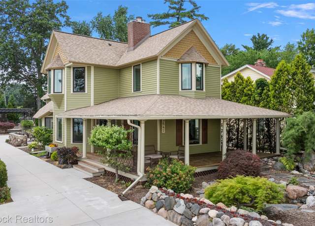 Property at 3642 Orchard Lake Rd, West Bloomfield, MI 48324, 3 beds, 3.5 baths