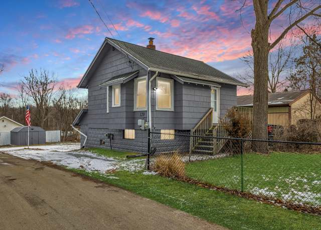 Property at 120 Charles ST St, Jackson, MI 49203, 1 bed, 1.5 baths