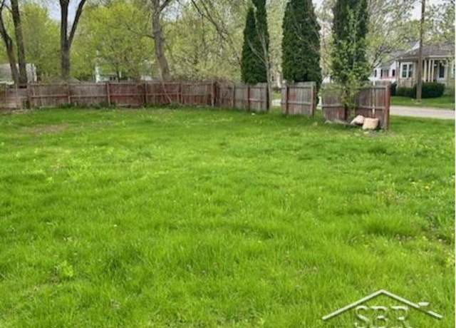 Property at 206 Villaire St, Essexville, MI 48632