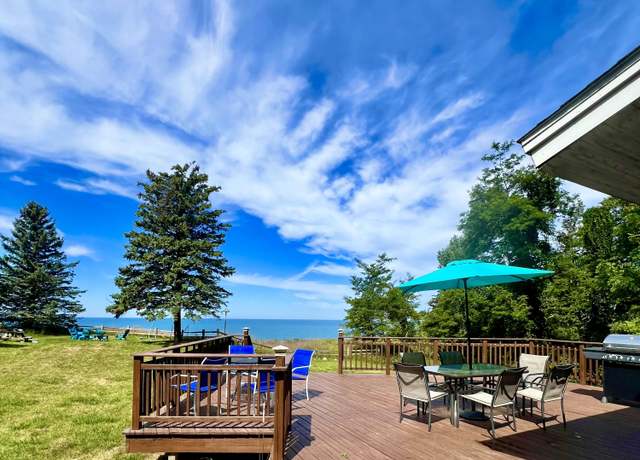 Property at 2177 S Lakeshore Dr, Ludington, MI 49431, 3 beds, 2.5 baths